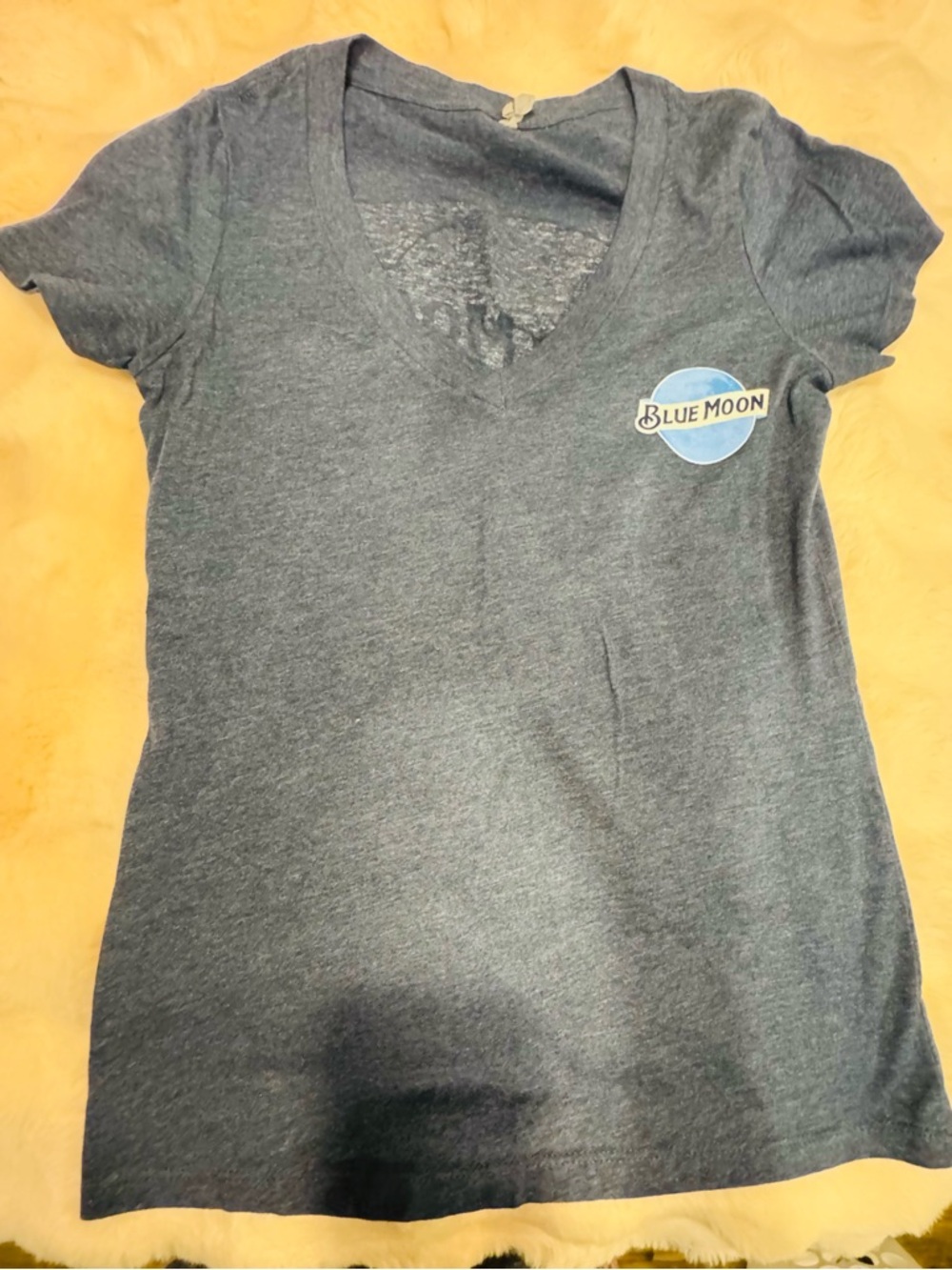 Women's Short Sleeve V-Neck Tee in Heather Navy